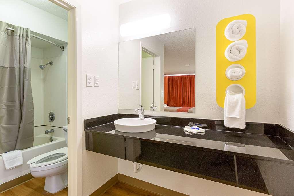 Motel 6 Baton Rouge Southeast Prairieville Bilik gambar