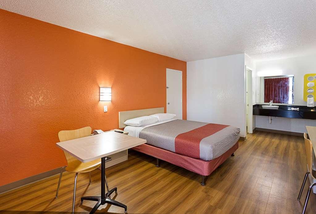 Motel 6 Baton Rouge Southeast Prairieville Bilik gambar